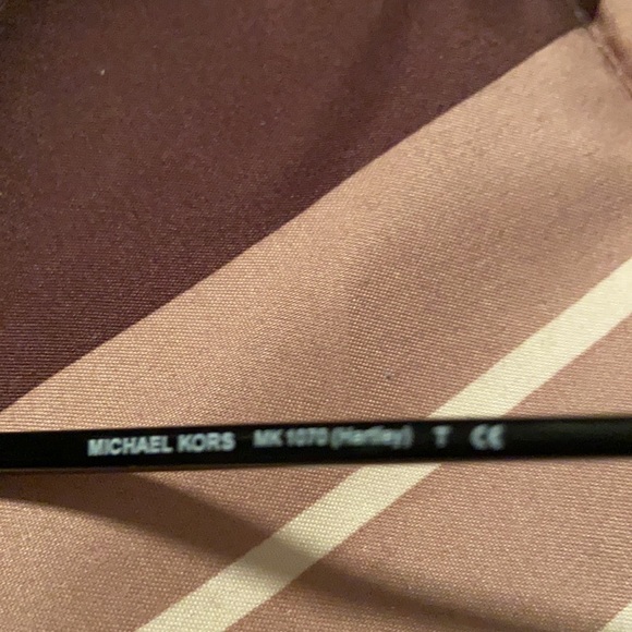 Michael kors sunglasses - Picture 3 of 5